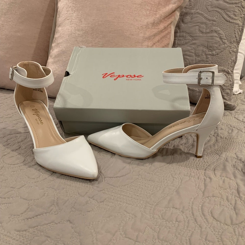Vepose white heels